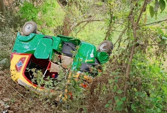 Three critically injured in road mishap, Sonamura Three critically injured in road mishap, Sonamura